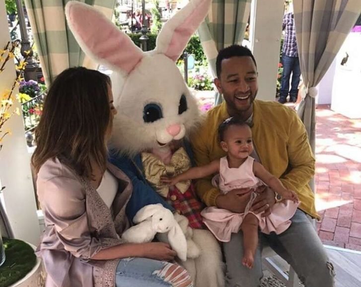 Chrissy Teigen showed off her cooking prowess as she prepared delicious foods for her family to eat for Easter dinner.